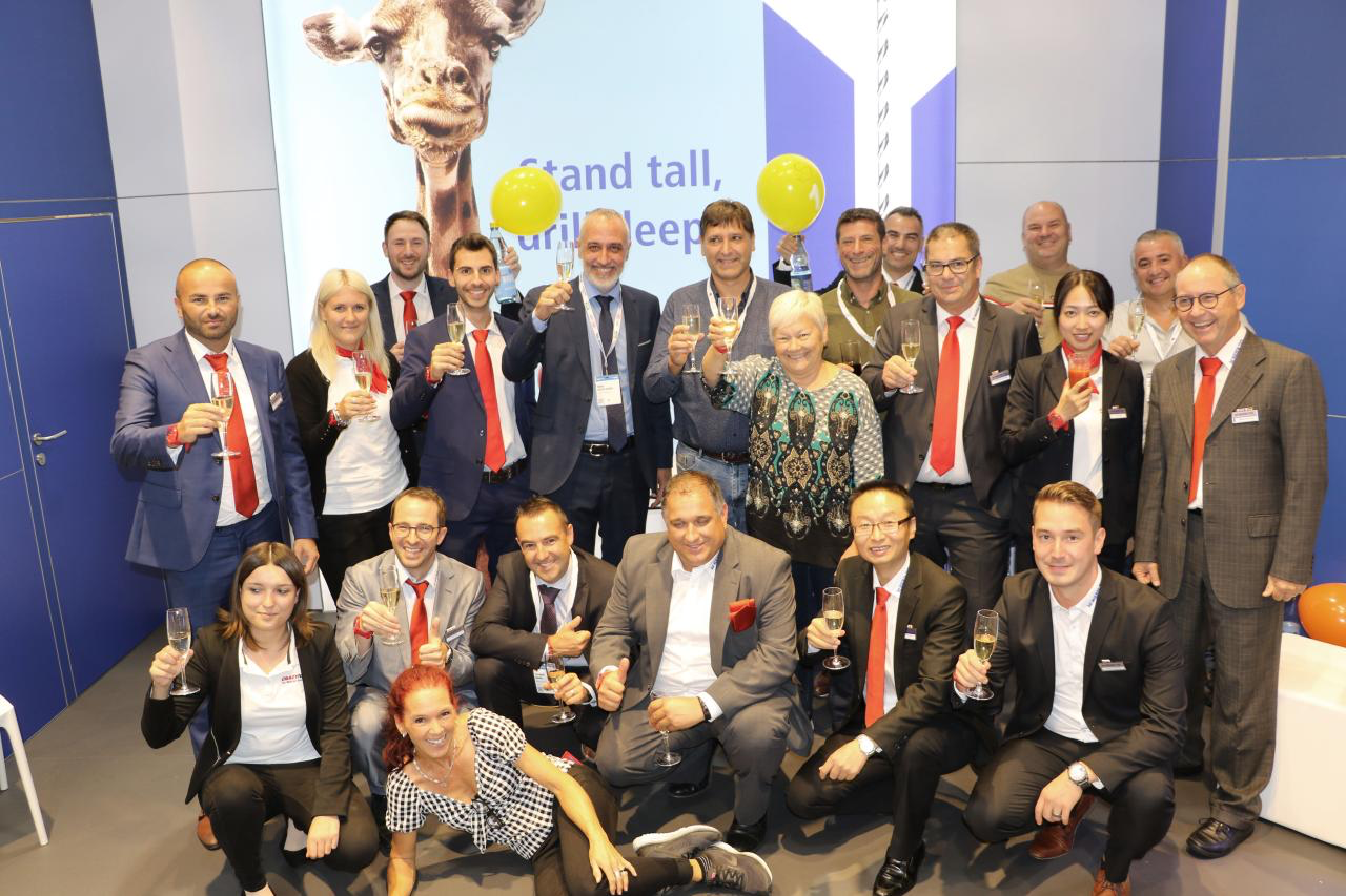 En la pasada EMO de Hannover Mikron Tool y Gaspa Grane celebraron 10 años de colaboración en el mercado español