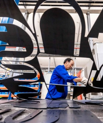 Buhler afronta grandes desafíos con una solución de automatización personalizada de Bystronic