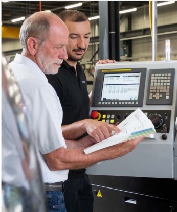 Tornos ofrece instrucciones personalizadas en función de la máquina