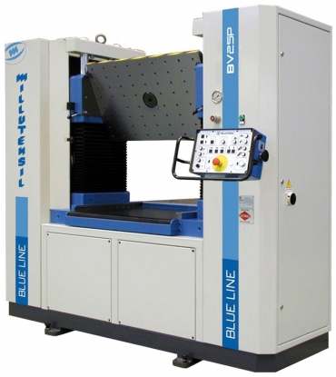 Prensa con un plato de 770 x 660 mm para ajuste de moldes de pequeñas y medianas dimensiones