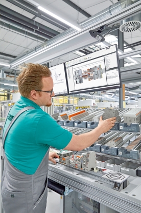 Sistema de asistencia para el proceso de montaje de regleteros de bornas basado en datos