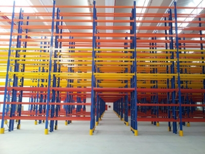 Líneas para montantes de estanterías