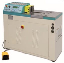 Prensa horizontal universal con una potencia de empuje de 40 t