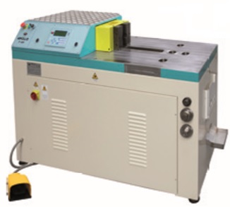 Prensa horizontal universal con una potencia de empuje de 62 t