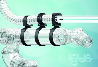 Una fijación para cadenas portacables y tubos protectores de igus aumenta la seguridad en los cobots