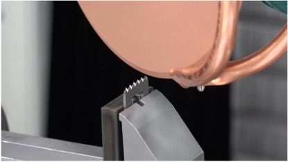 El software Qg1 permite diseñar sierras óseas que se fabrican en una afiladora Schneeberger Norma NGC