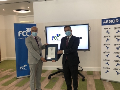 Aenor hace entrega a FCC Medio Ambiente de la certificación como organización saludable