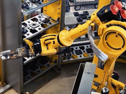 Cellro facilita la automatización de máquinas CNC con robots de carga sencillos