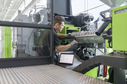 Engel mejora la eficiencia del mantenimiento con la monitorización del estado de los husillos de barrera