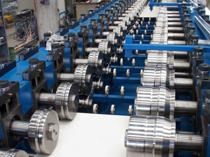 Líneas para paneles y montantes para cuadros eléctricos