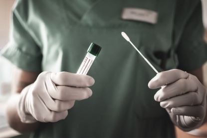 La UE apuesta por la acreditación de los laboratorios para la realización de tests rápidos de antígenos