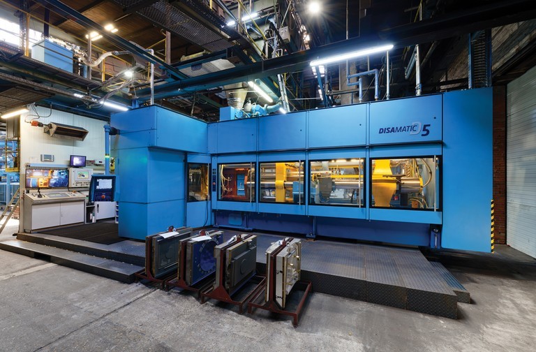 Nissan impulsa la nueva línea de moldeo para la planta de Cantabria