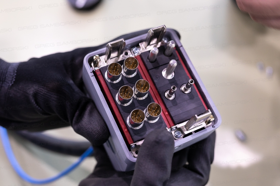 Cubos modulares con sistema de conexión modular para Smart Factory