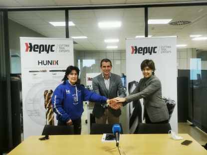 Hepyc sigue apoyando el deporte femenino y refuerza su patrocinio con el IDK Euskotren