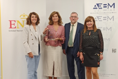 Enac obtiene un galardón de AEBM-ML por su rol en la mejora de los laboratorios clínicos