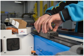 Automatización avanzada para maquinaria de moldeo por inyección