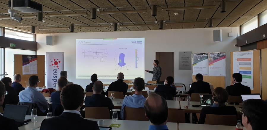 Los investigadores del centro tecnológico Ideko Beñat Iñigo y Gorka Agirre presenta sus últimos avances en compensación de dilataciones en el foro internacional Thermal Issues