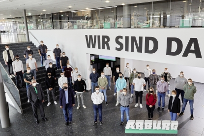 Arburg celebró la ceremonia de graduación de 29 aprendices y los contrata
