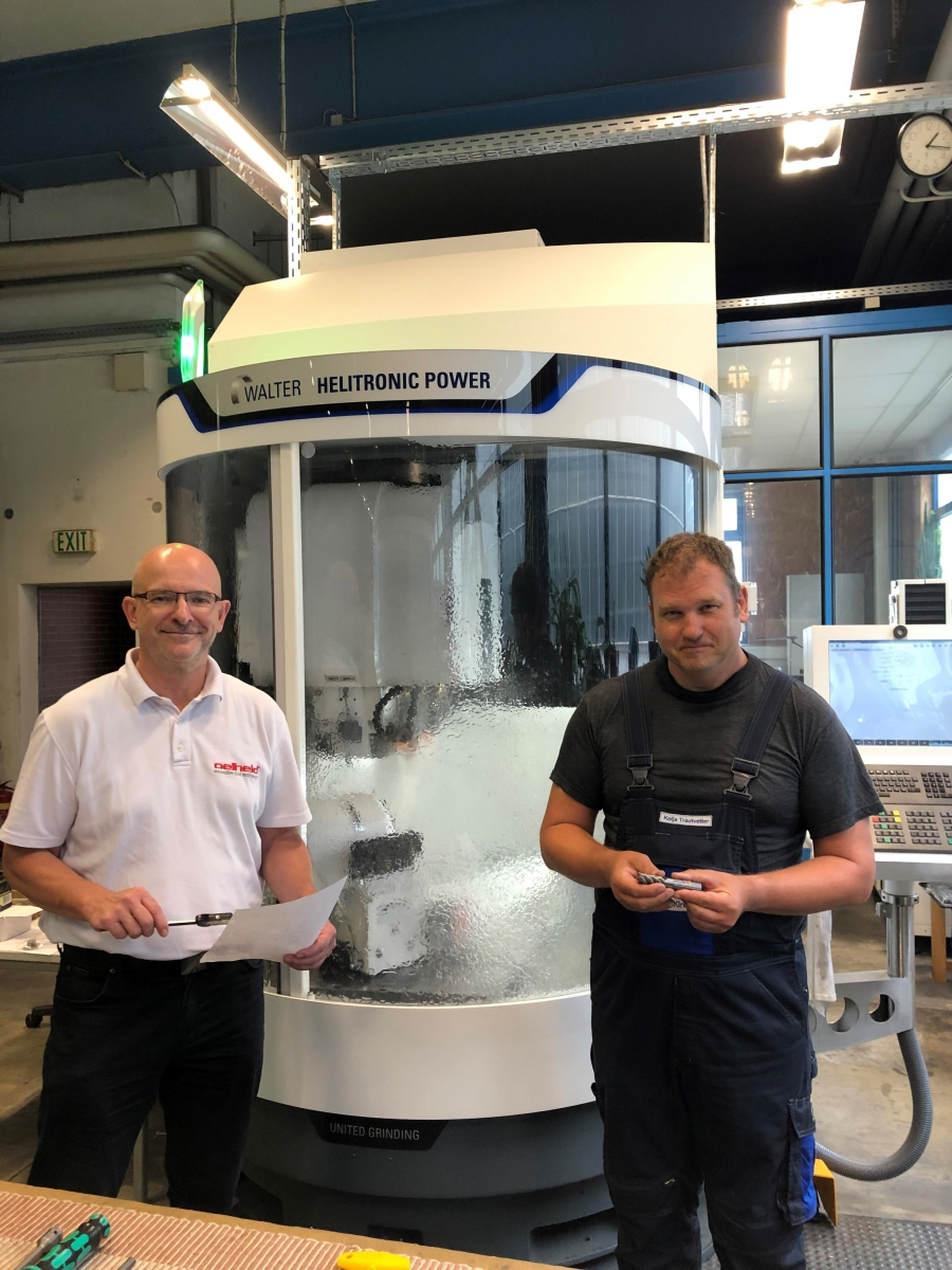 Mejor calidad de corte y mayor vida útil de las herramientas gracias al aceite de rectificado de alto rendimiento