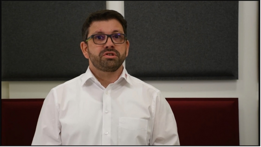 Rebabado de cruces de agujeros