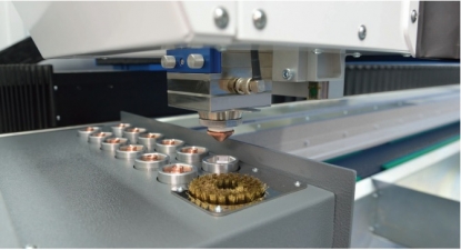 Máquina de corte por láser de fibra con cabezal de 4 kW para corte de chapa a alta velocidad