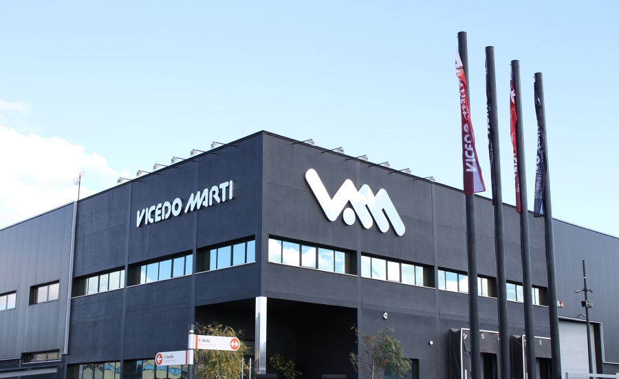 Coscollola entrega un sistema completo de Frigel a Vicedo Martí para la refrigeración de sus inyectoras de plástico