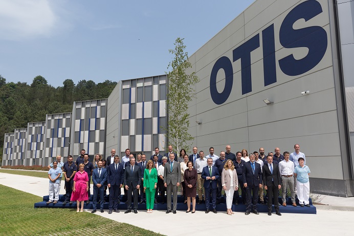 El Rey Felipe VI inaugura la nueva fábrica de Otis en San Sebastián