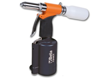 Remachadora con boquillas intercambiables