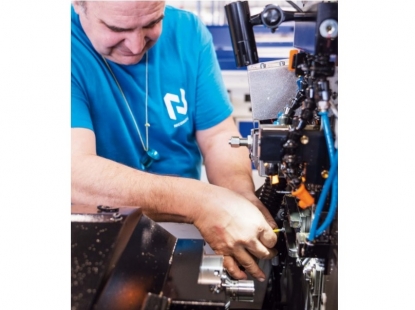 Nicomatic deposita su confianza en Tornos para la fabricación de microconectores