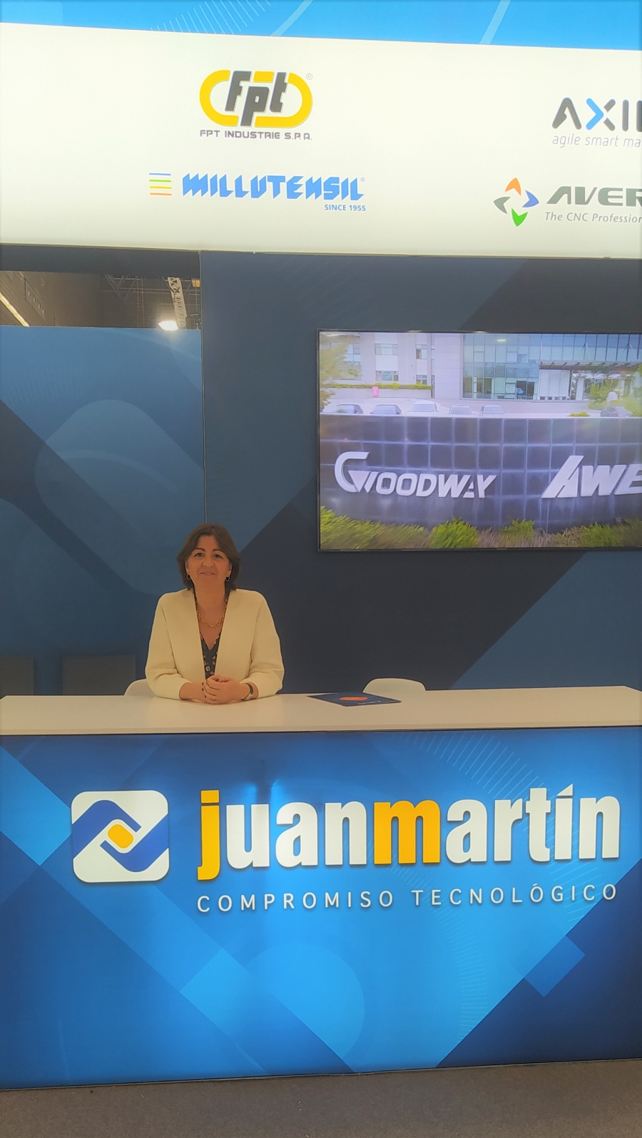 JUAN MARTÍN resume la BIEMH como "entusiasmo por el reencuentro"