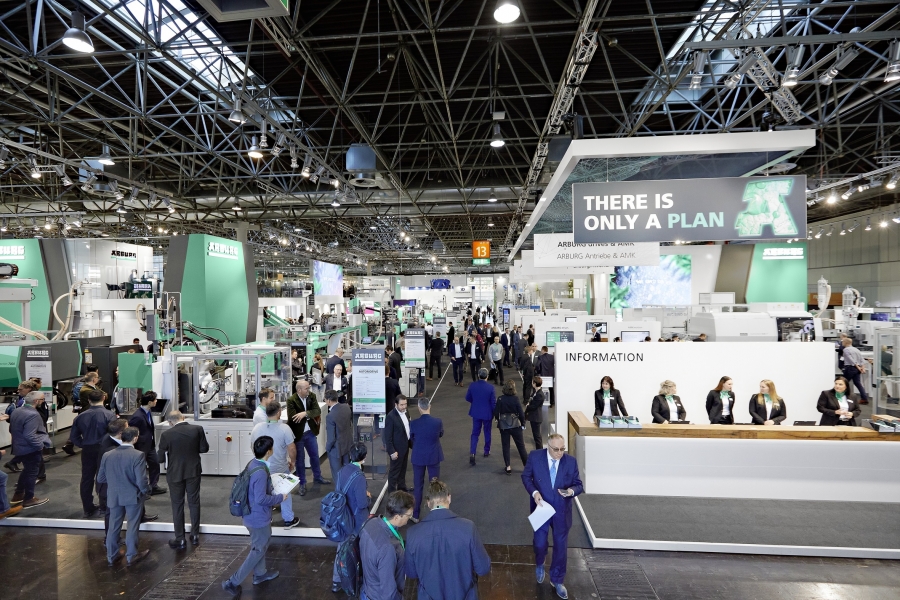 Arburg se posiciona con el “Plan A” y registra una gran afluencia de público