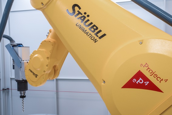 El taladrado automático de agujeros en carcasas de cajas de engranajes sin problemas