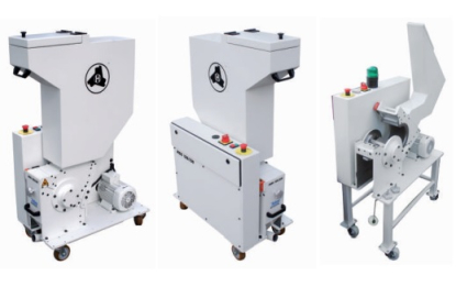 Molinos a pie de máquina caracterizados por una construcción especialmente plana