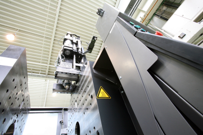 Máquina de dos componentes para aplicación double shot vc 180 combi de Engel