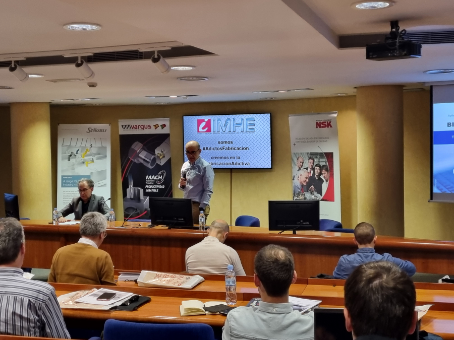 Aplicación de la inteligencia artificial a la automatización y la robótica: bin picking + IA, ponencia de Eneko Ugalde de Tekniker en la Jornada Qué y cómo se va a producir en 2025 y más allá