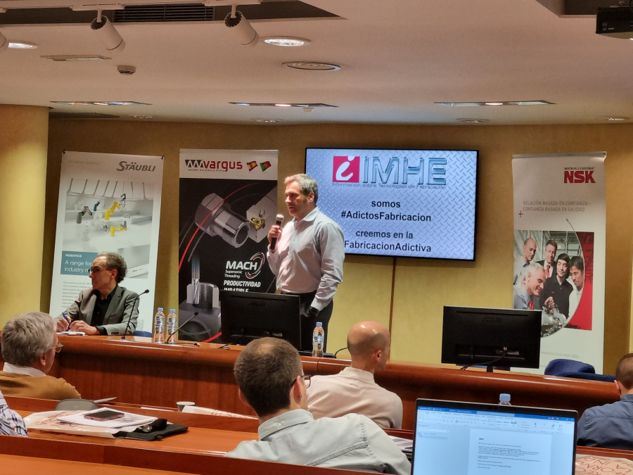 Fabricación futura: automatizada, y eficientemente conectada, ponencia de Kepa Gorriti de Stäubli en la Jornada Qué y cómo se va a producir en 2025 y más allá