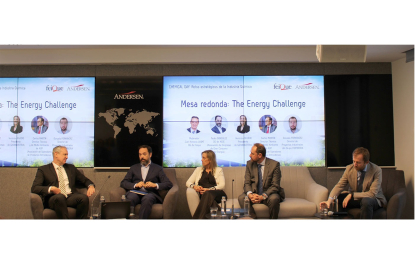 Una jornada analiza los factores que determinarán el futuro del sector químico