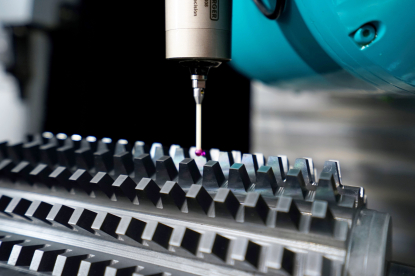 Afiladora/rectificadora con recorrido aumentado