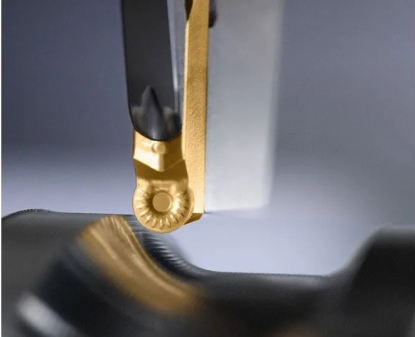 Calidad con una dureza total frente al desgaste en tronzado y ranurado