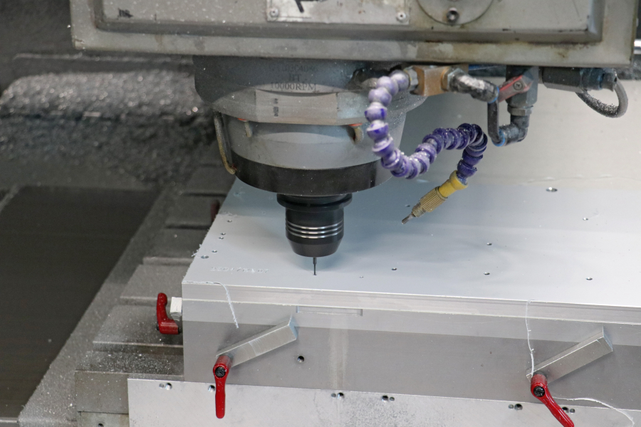 Wispatech reequipa una máquina de casi 20 años de antigüedad con un sistema MQL de Knoll para un mecanizado más productivo