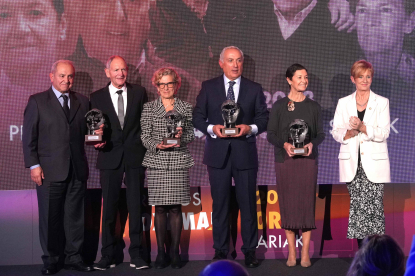 Los premios Korta reconocen a Ana Beobide de Graphenea, Juan Luis Cañas de Bodegas Luis Cañas, Julián Lazkano y Tomás Letamendia de BieleGroup y Virginia Oregui de Geroa Pentsioak EPSV