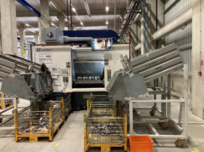 Celikform Gestamp opta por el centro de mecanizado de 4 husillos de LiCON para fabricar bisagras