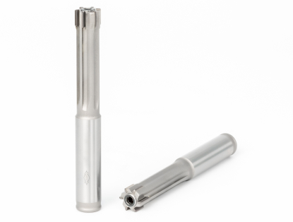 Serie de escariadores de vástago cilíndrico con filos de corte soldados