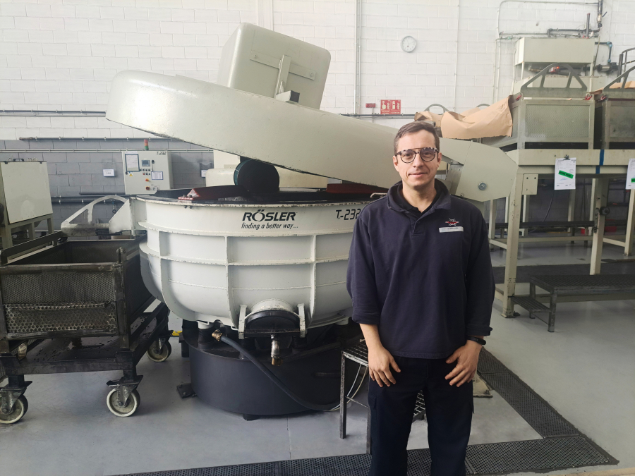 AMES confía en Rösler para el acabado de sus piezas