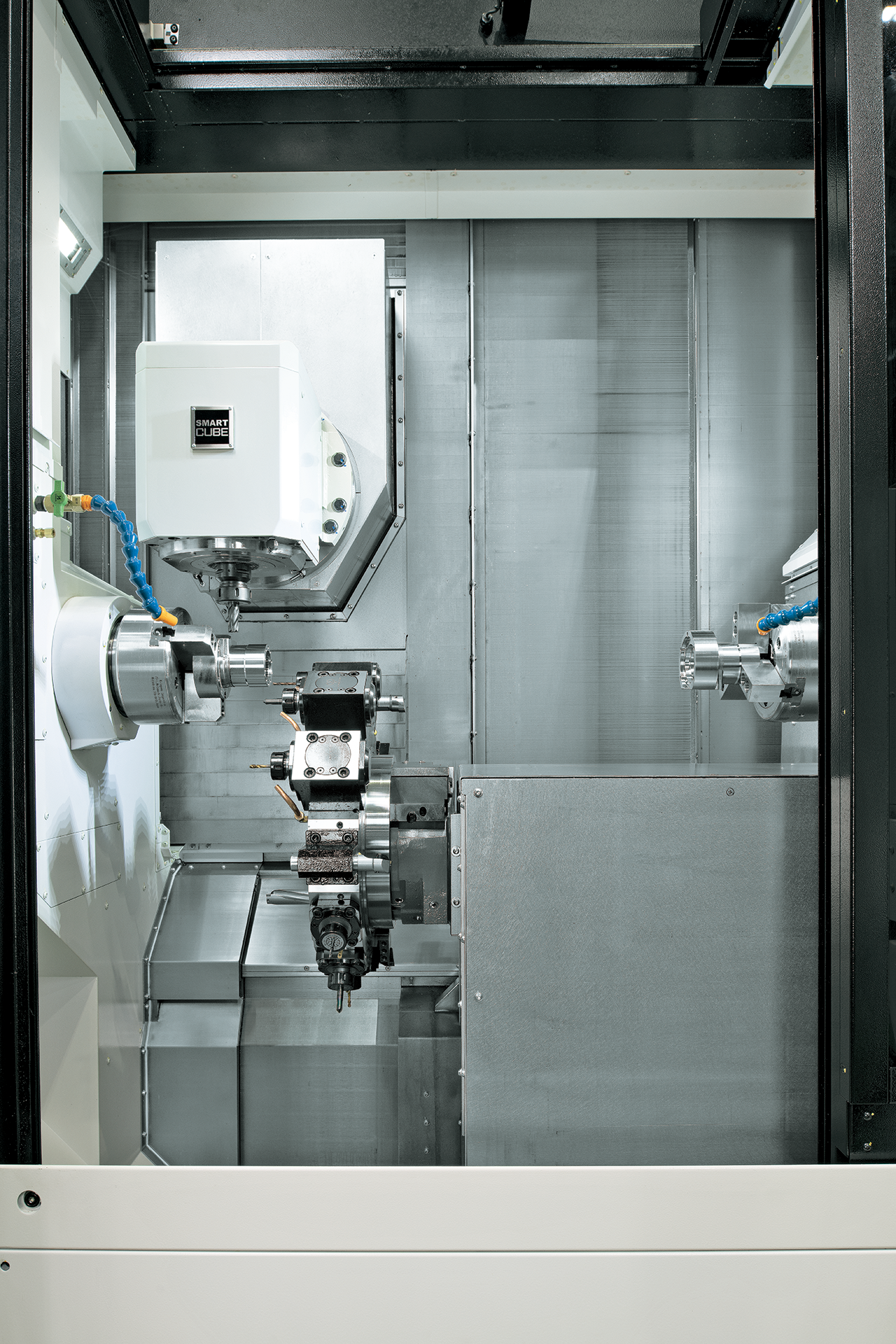 Nakamura-Tome presenta JX-200, máquina multitarea con ATC, cabezal fresador con cambiador de herramientas y torreta inferior