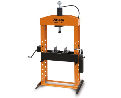 Prensa hidráulica de columna con pistón móvil y cabestrante de 30 t