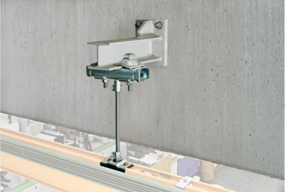 Fijación de grúas suspendidas a muros de hormigón armado