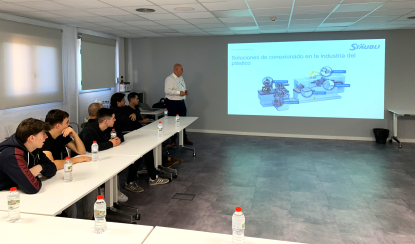 Stäubli fomenta la conexión entre el ámbito educativo y el profesional con el Instituto Manolo Hugué