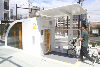 Un aparcamiento subterráneo automatizado para bicis emplea cadenas portacables de igus