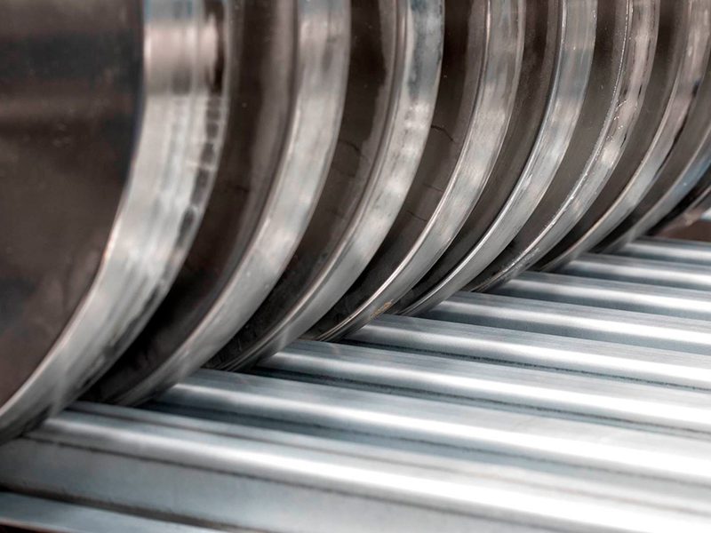 STAM participa en LAMIERA 2025 presentado innovadoras y eficientes líneas de perfilado y líneas de corte longitudinal 